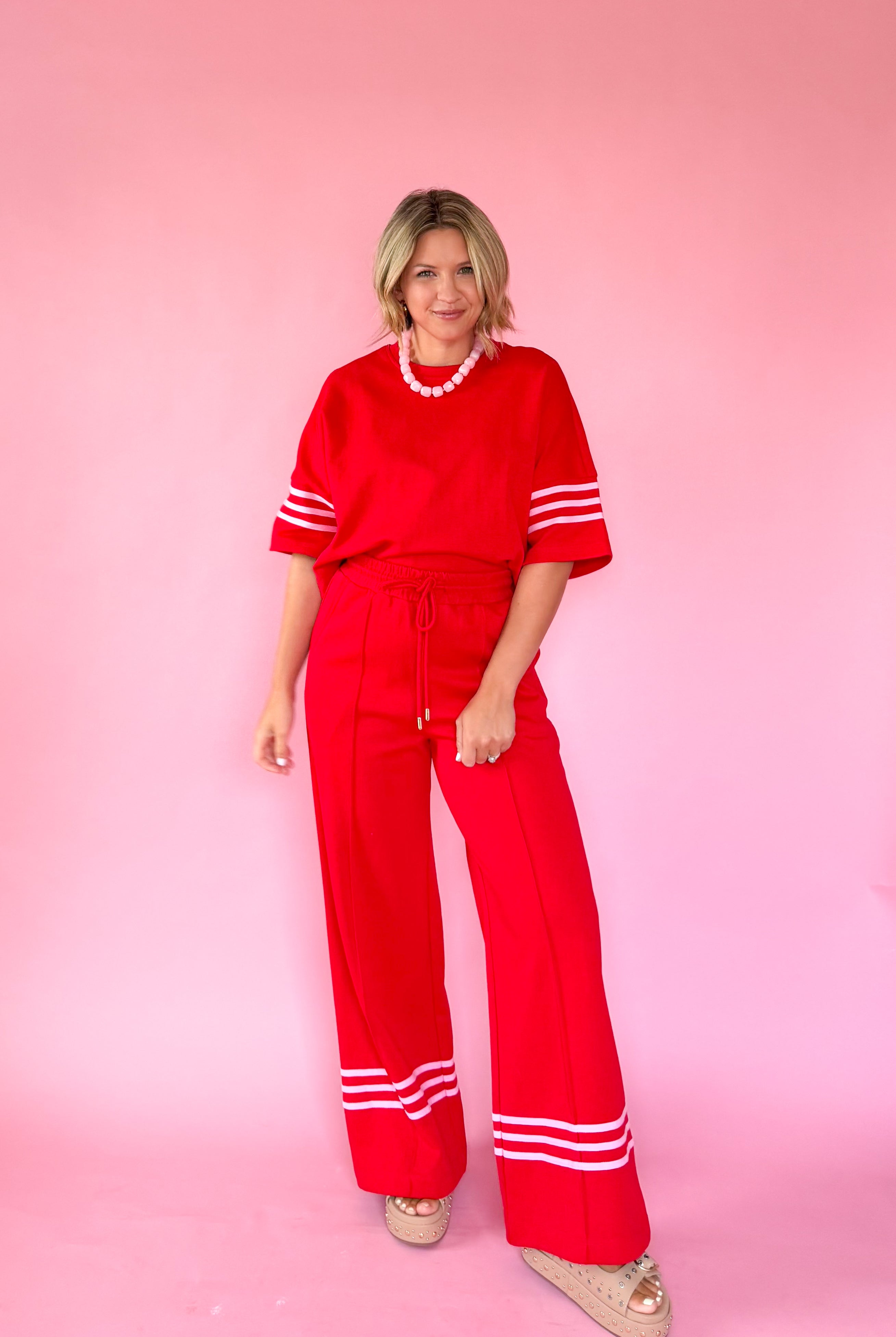 entro red set with pink stripes