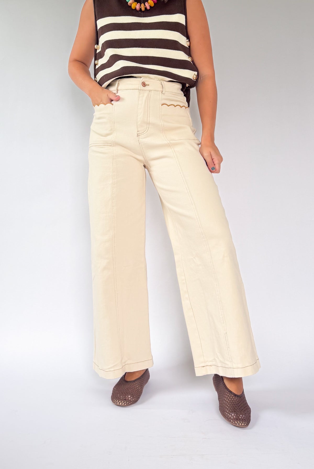 entro ivory pant with scallop trim