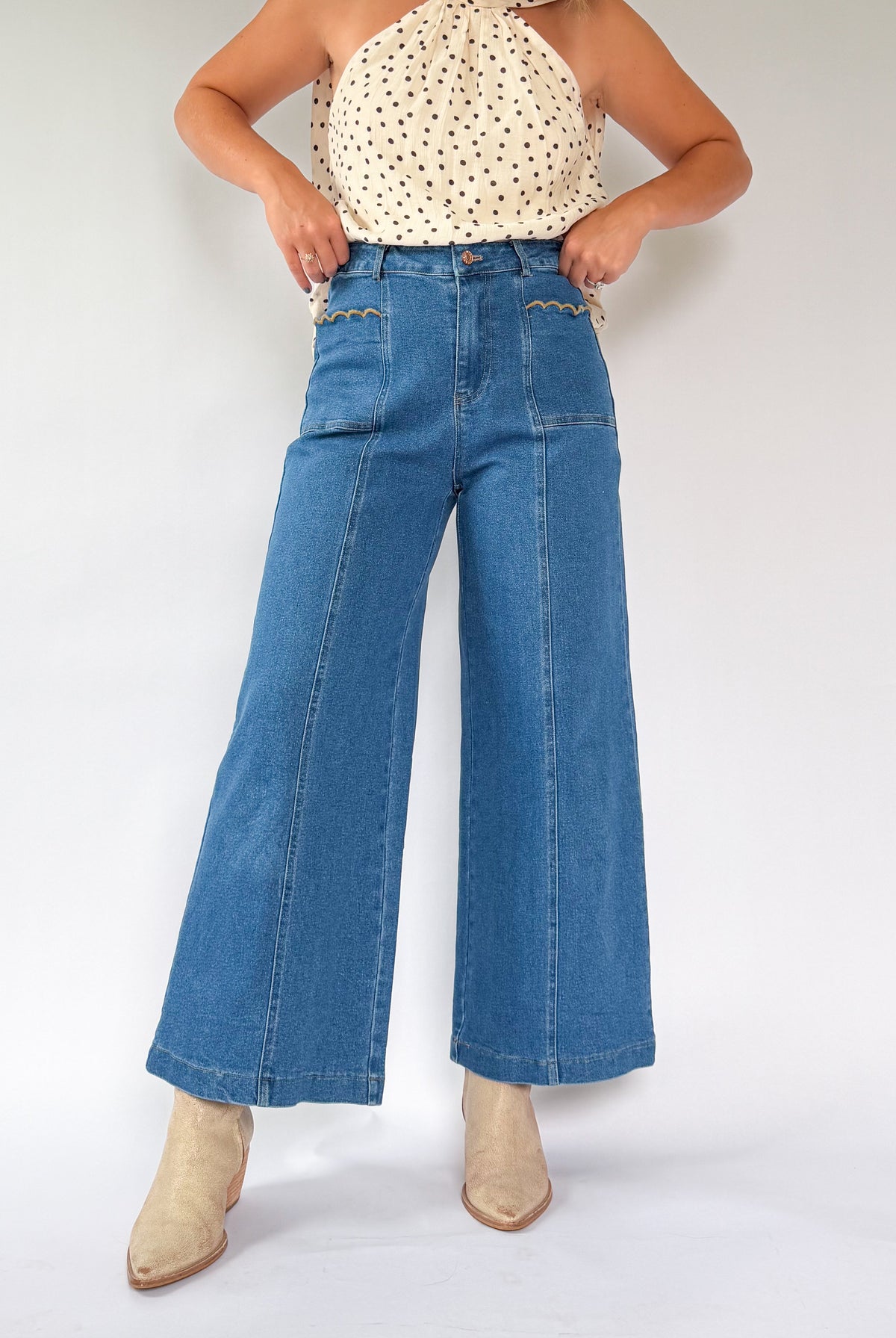 entro denim jean with scallop details