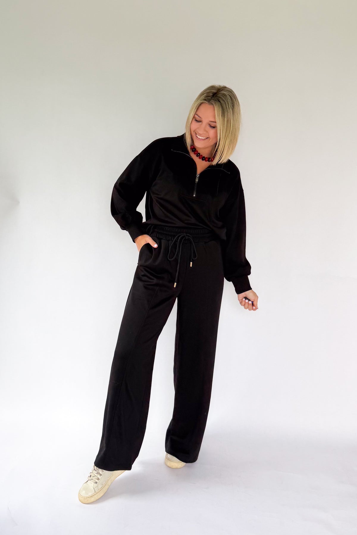 ENTRO BLACK PULLOVER COMFY SET